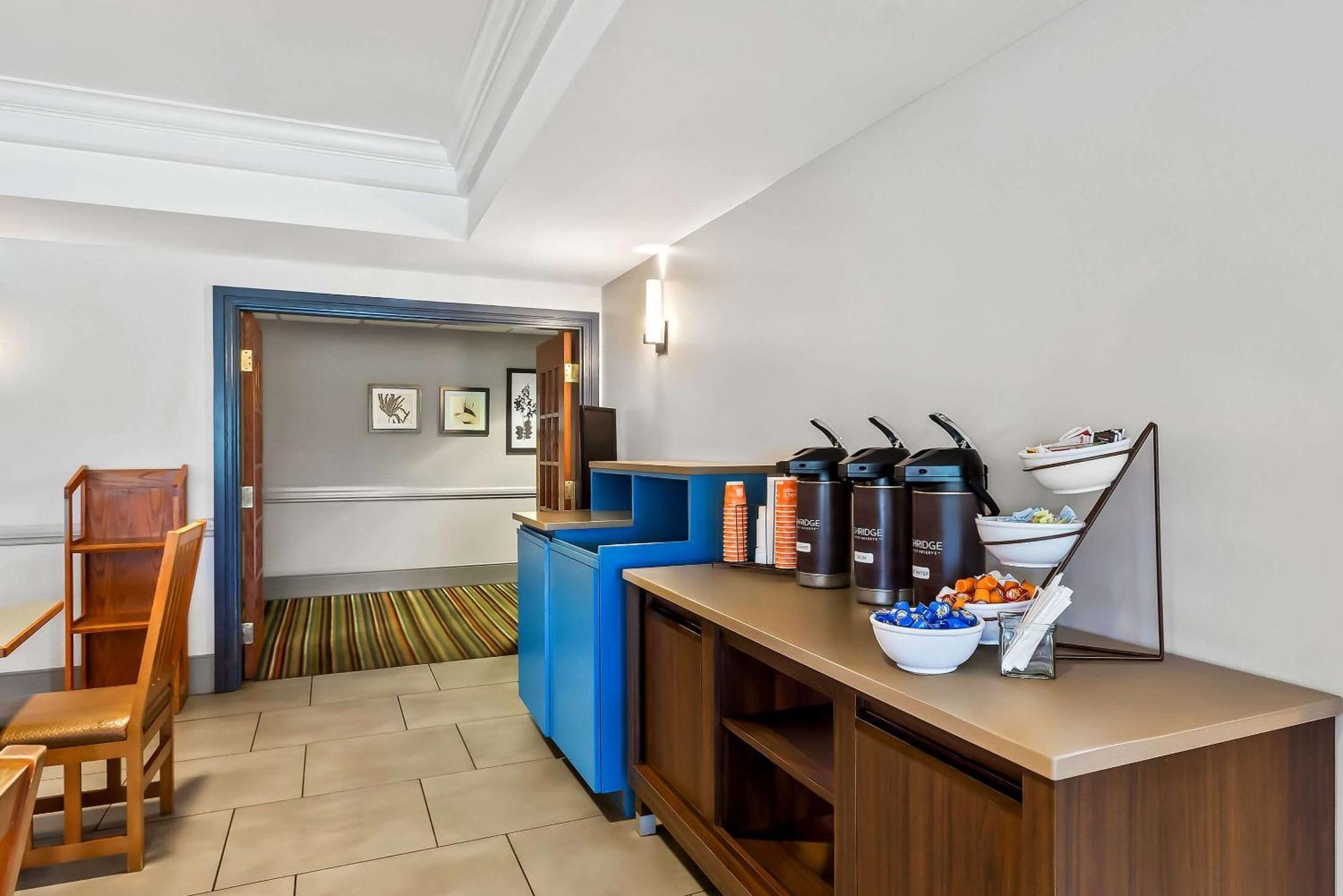 Country Inn & Suites By Radisson, Portage, In Eksteriør billede
