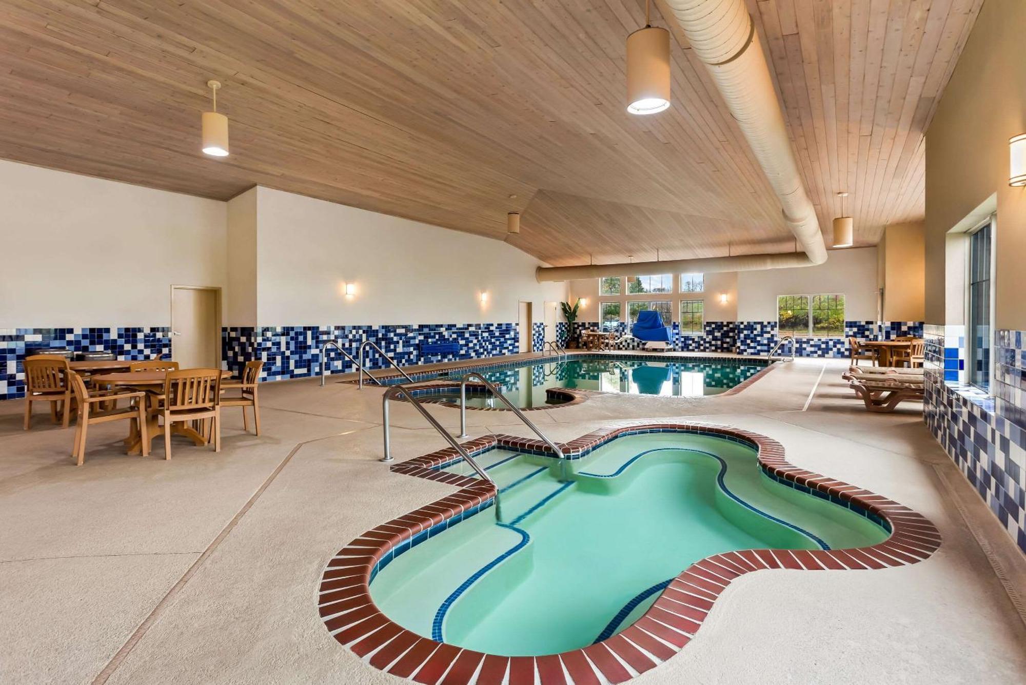 Country Inn & Suites By Radisson, Portage, In Eksteriør billede
